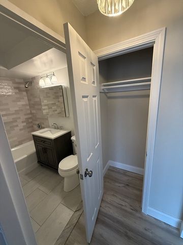 566 Commonwealth Ave 308, Boston, MA 02215