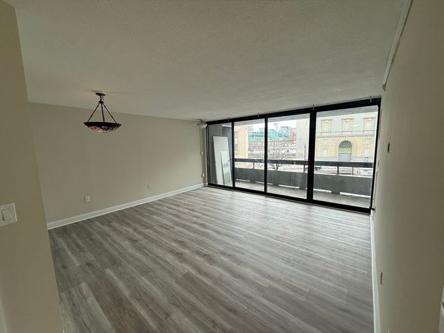 566 Commonwealth Ave 308, Boston, MA 02215