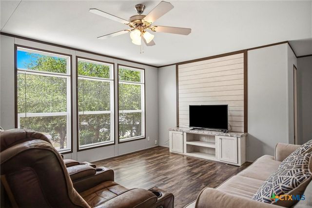 327 Lost Antler Drive, Canyon Lake, TX 78133