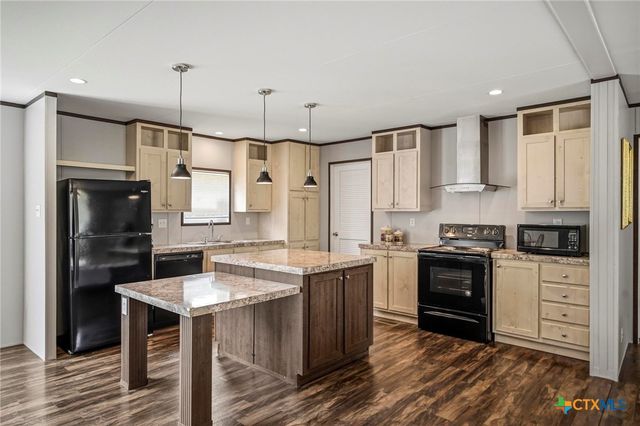 327 Lost Antler Drive, Canyon Lake, TX 78133