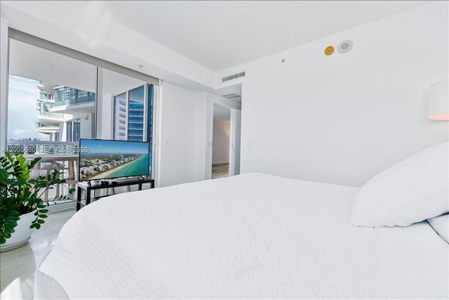 3801 Collins Ave 1105, Miami Beach, FL 33140
