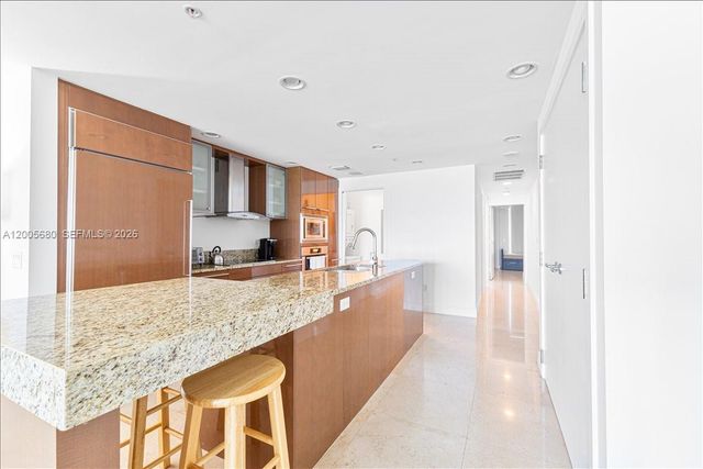 3801 Collins Ave 1105, Miami Beach, FL 33140