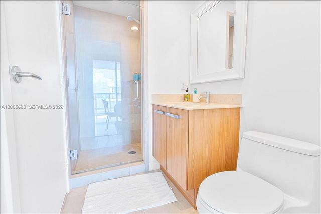 3801 Collins Ave 1105, Miami Beach, FL 33140