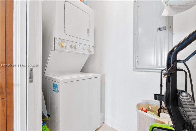 3801 Collins Ave 1105, Miami Beach, FL 33140