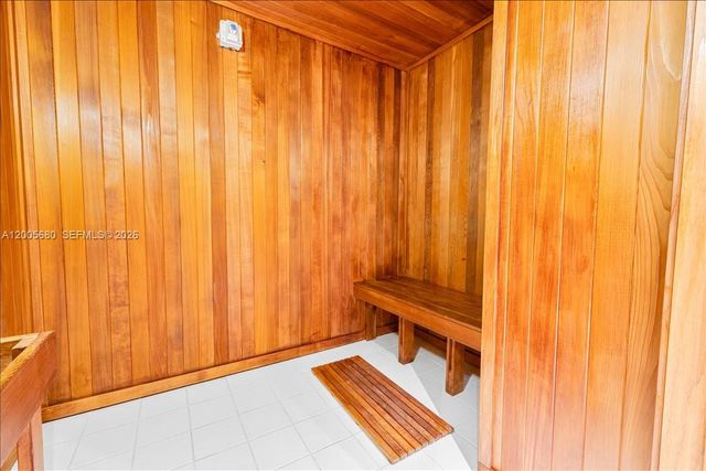 3801 Collins Ave 1105, Miami Beach, FL 33140