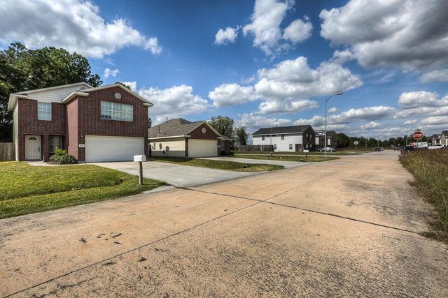 10602 Pine Landing Drive A, Houston, TX 77088