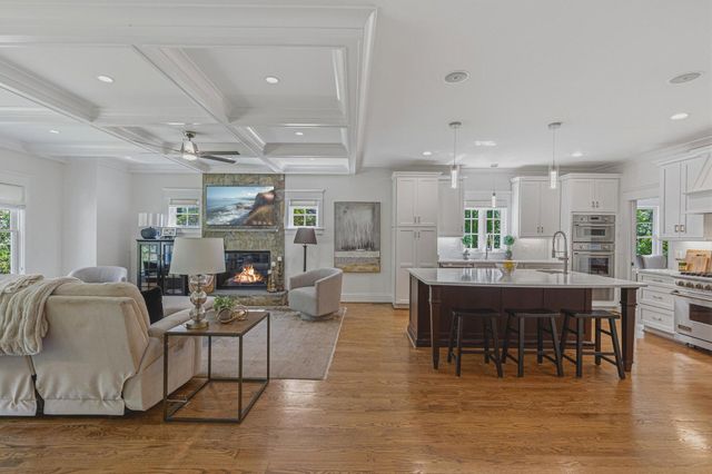 3651 N HARRISON ST N, Arlington, VA 22207