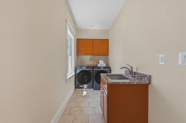 3651 N HARRISON ST N, Arlington, VA 22207