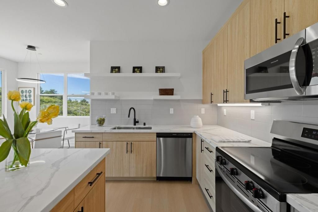 Image 10 of property listing at 801 Fassler Avenue, Pacifica, CA 94044