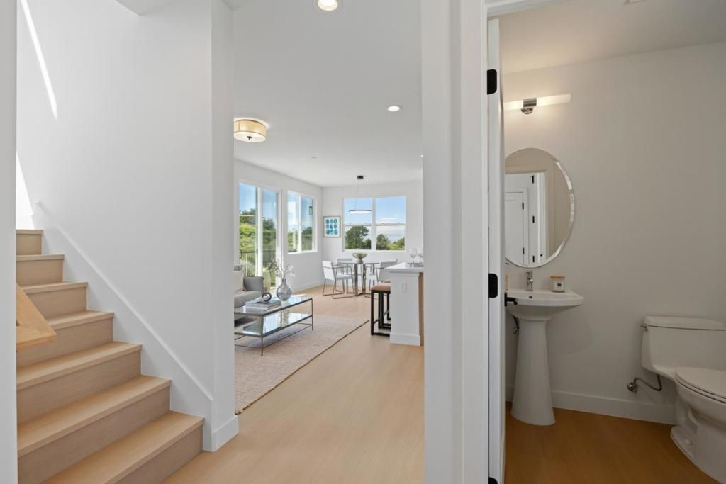 Image 11 of property listing at 801 Fassler Avenue, Pacifica, CA 94044