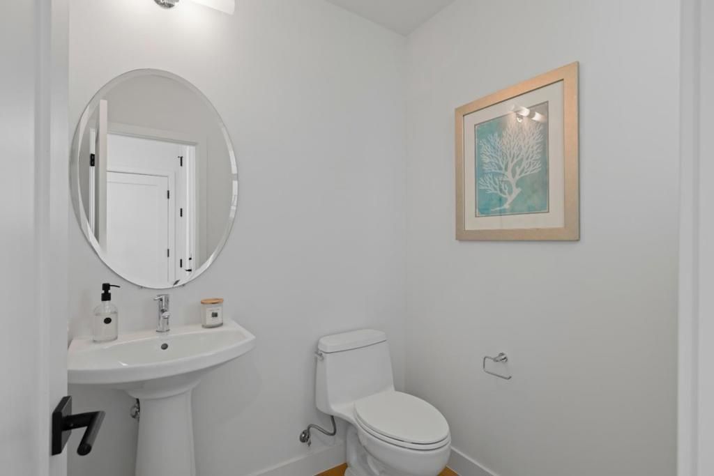 Image 12 of property listing at 801 Fassler Avenue, Pacifica, CA 94044