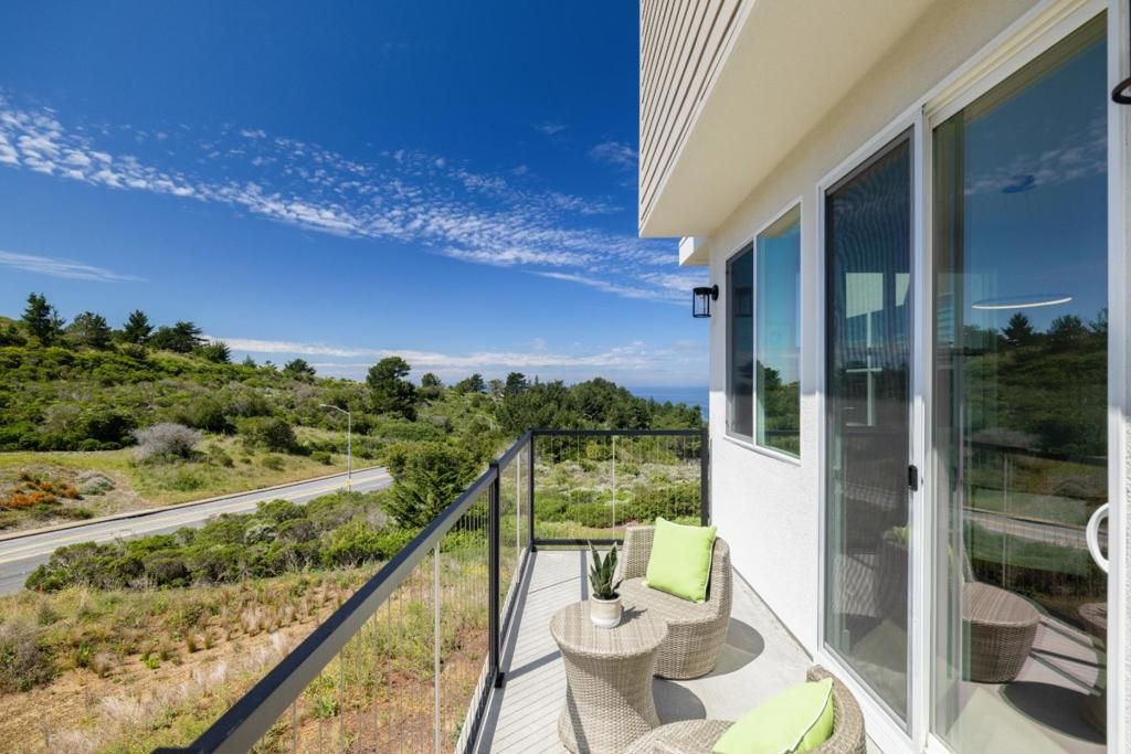 Image 2 of property listing at 801 Fassler Avenue, Pacifica, CA 94044