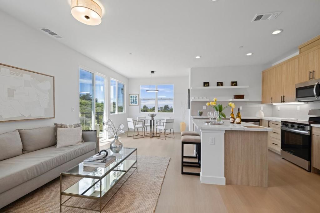 Image 3 of property listing at 801 Fassler Avenue, Pacifica, CA 94044