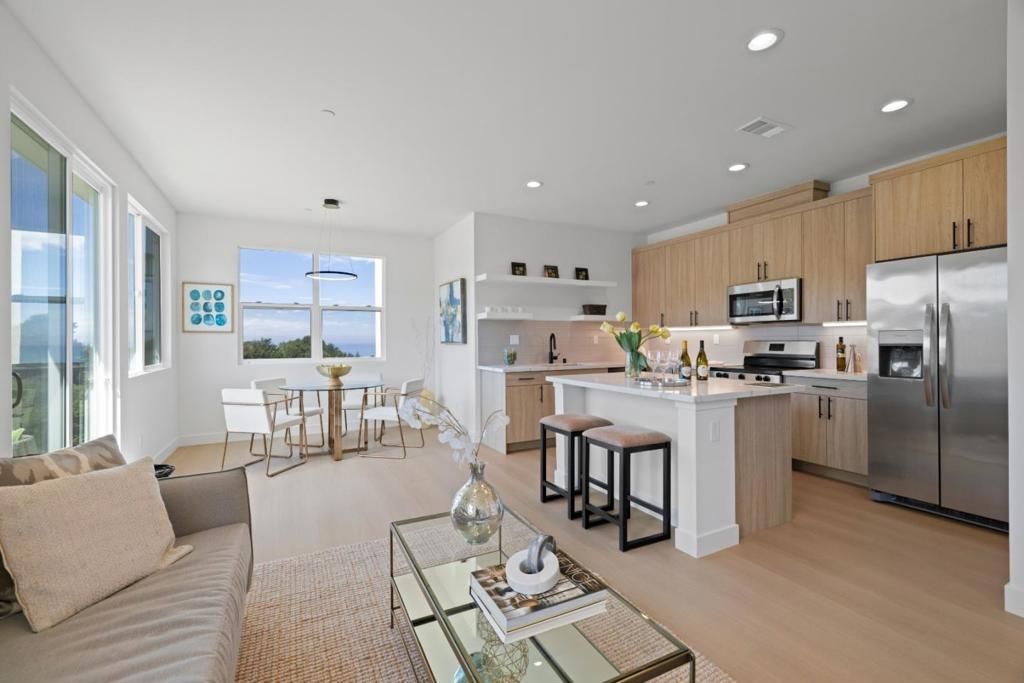 Image 5 of property listing at 801 Fassler Avenue, Pacifica, CA 94044