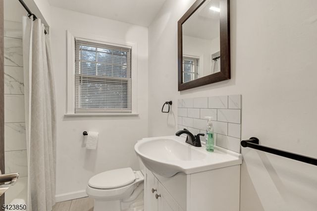 34 N 15Th Ave, Manville Boro, NJ 08835