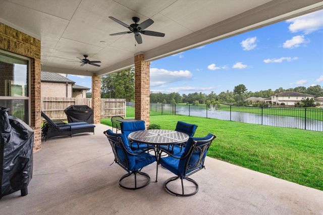 4906 Tres Lagos Drive, Spring, TX 77389