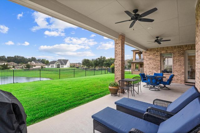 4906 Tres Lagos Drive, Spring, TX 77389
