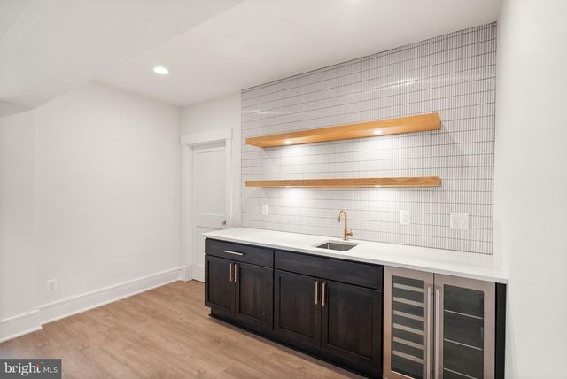 6013 WOODLAND TER, Mclean, VA 22101