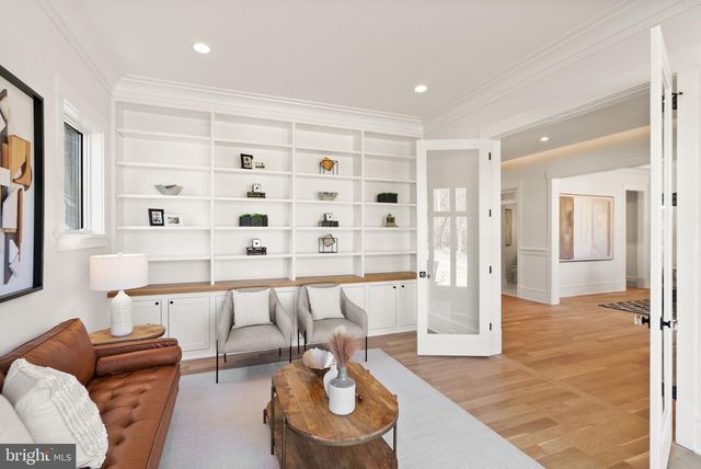 6013 WOODLAND TER, Mclean, VA 22101