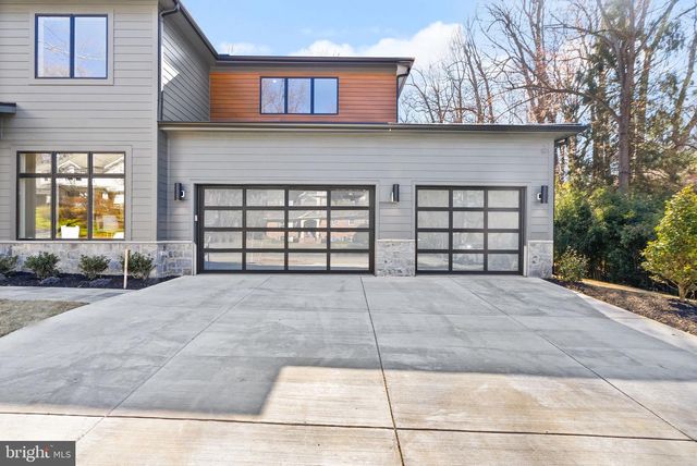 6013 WOODLAND TER, Mclean, VA 22101