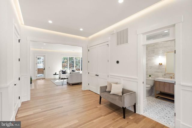 6013 WOODLAND TER, Mclean, VA 22101