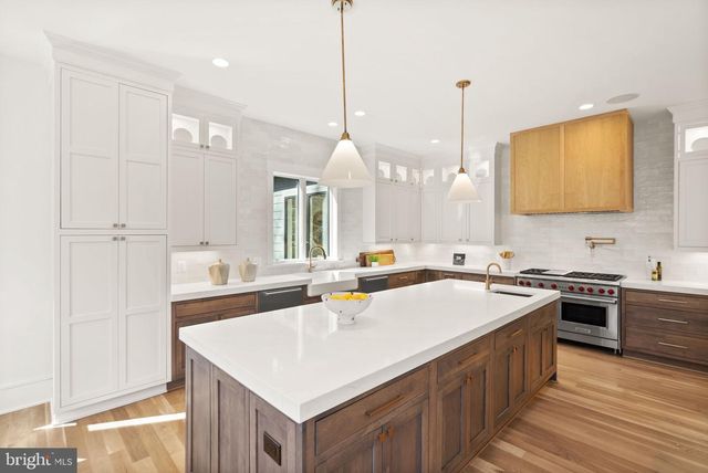 6013 WOODLAND TER, Mclean, VA 22101