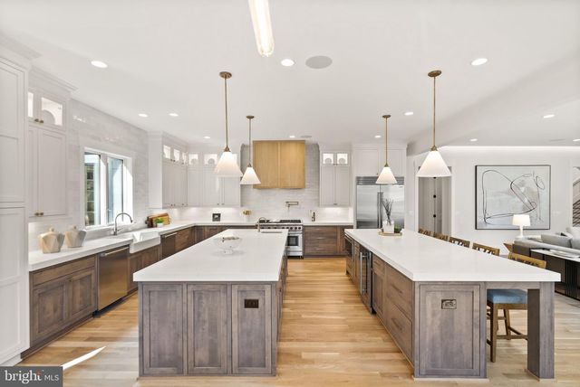 6013 WOODLAND TER, Mclean, VA 22101