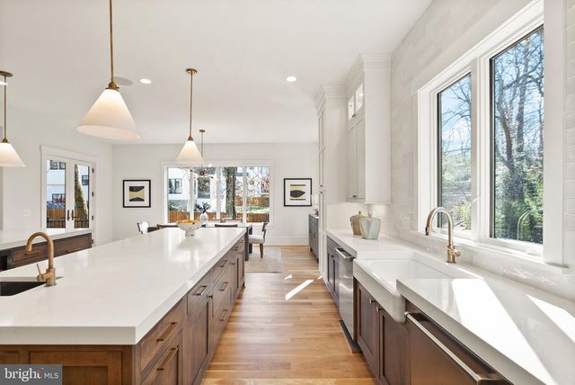 6013 WOODLAND TER, Mclean, VA 22101