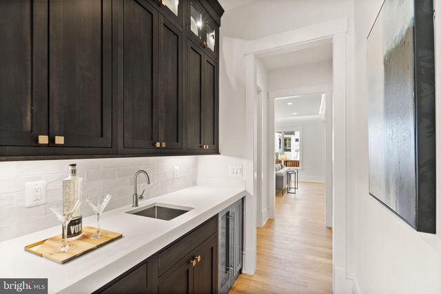 6013 WOODLAND TER, Mclean, VA 22101