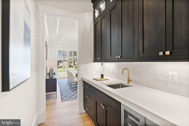 6013 WOODLAND TER, Mclean, VA 22101