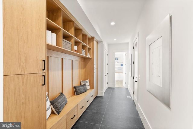 6013 WOODLAND TER, Mclean, VA 22101