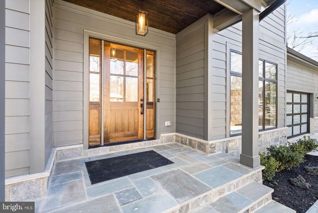 6013 WOODLAND TER, Mclean, VA 22101