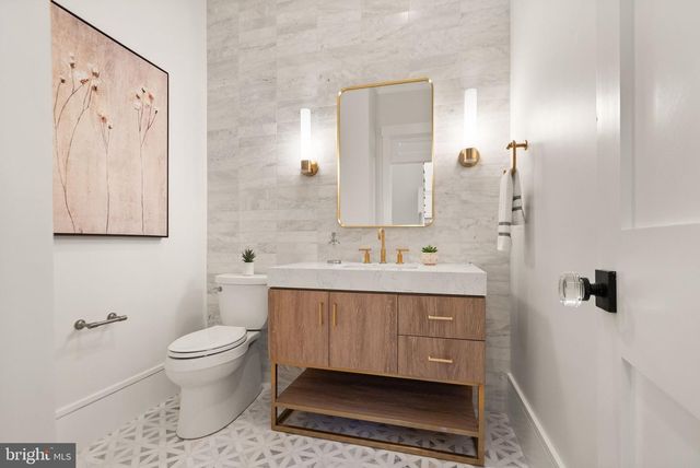 6013 WOODLAND TER, Mclean, VA 22101