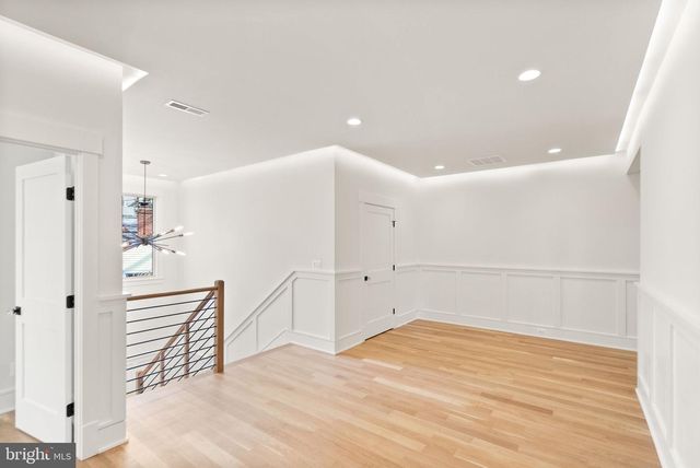 6013 WOODLAND TER, Mclean, VA 22101