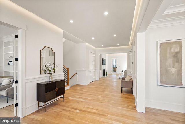 6013 WOODLAND TER, Mclean, VA 22101