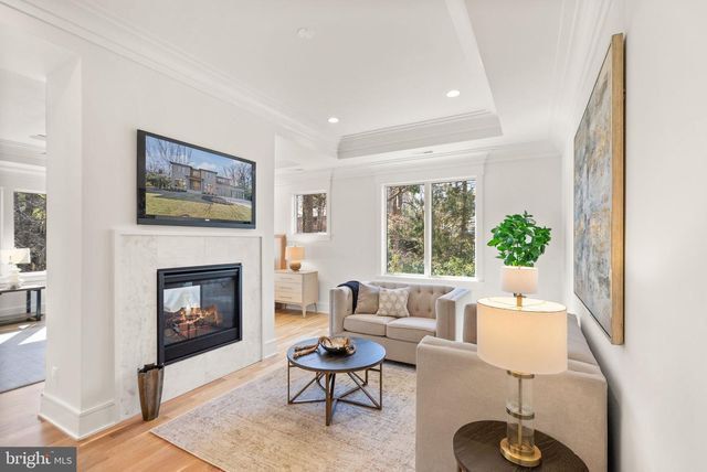 6013 WOODLAND TER, Mclean, VA 22101