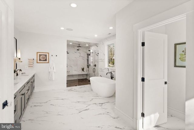 6013 WOODLAND TER, Mclean, VA 22101