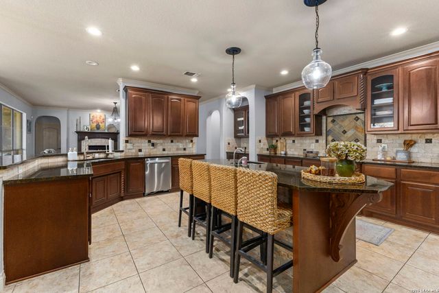 139 EVANS OAK LN, San Antonio, TX 78260