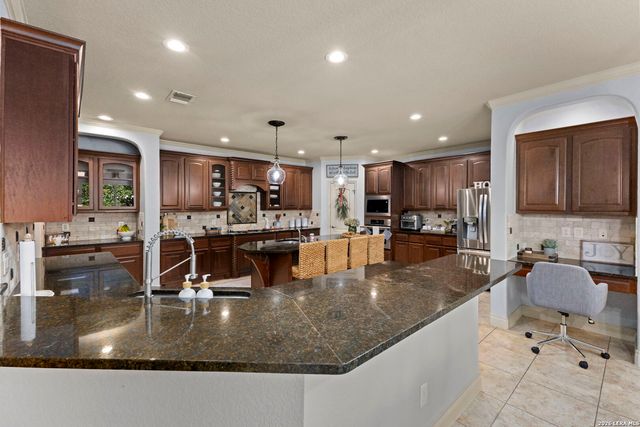 139 EVANS OAK LN, San Antonio, TX 78260