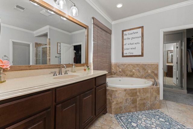139 EVANS OAK LN, San Antonio, TX 78260