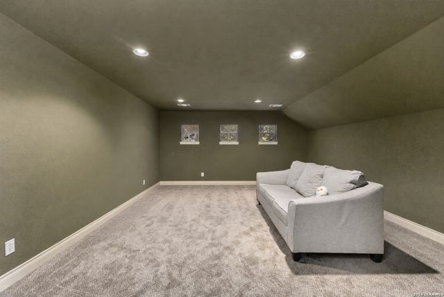 139 EVANS OAK LN, San Antonio, TX 78260