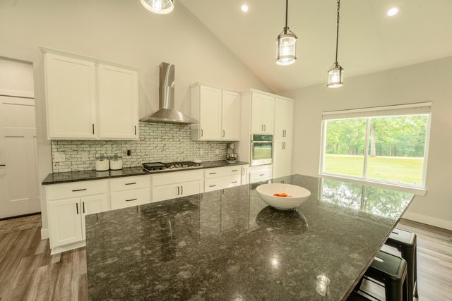 631 Buena Vista Parkway, Strafford, MO 65757