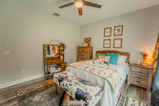 631 Buena Vista Parkway, Strafford, MO 65757