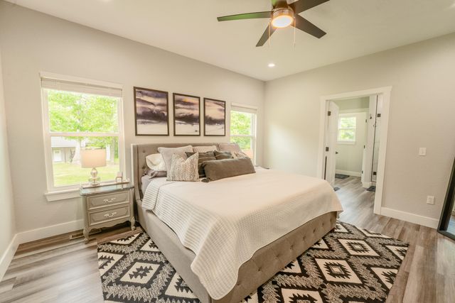 631 Buena Vista Parkway, Strafford, MO 65757