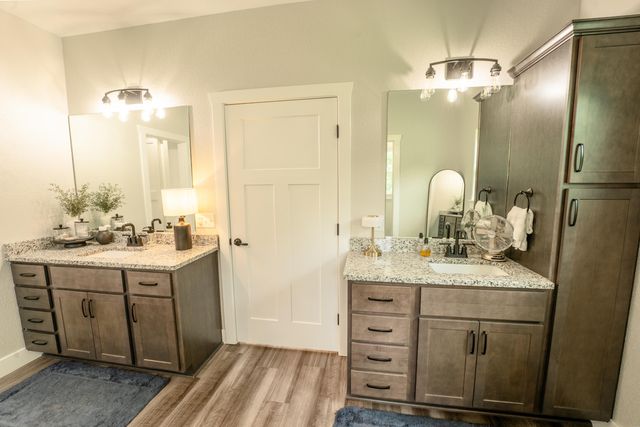 631 Buena Vista Parkway, Strafford, MO 65757