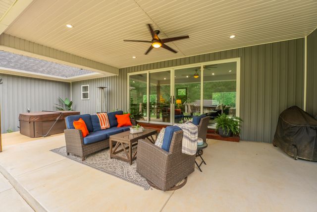 631 Buena Vista Parkway, Strafford, MO 65757