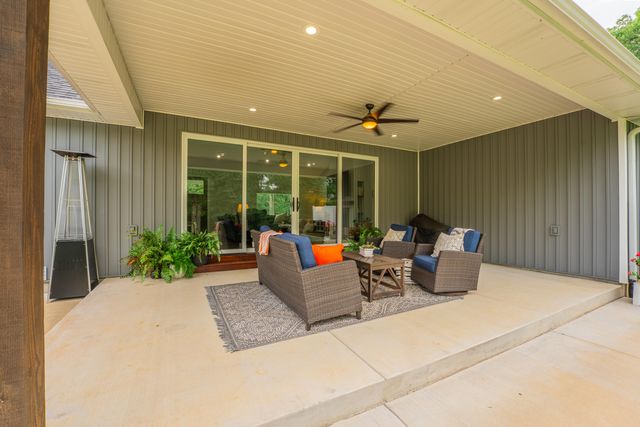631 Buena Vista Parkway, Strafford, MO 65757