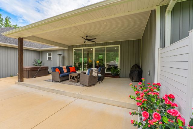 631 Buena Vista Parkway, Strafford, MO 65757