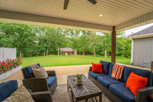 631 Buena Vista Parkway, Strafford, MO 65757