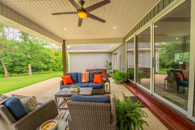 631 Buena Vista Parkway, Strafford, MO 65757